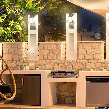 Allas Heated Pool Vila *