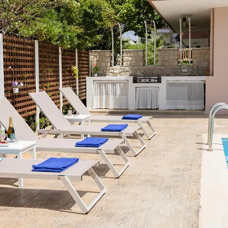 Allas Heated Pool Villa