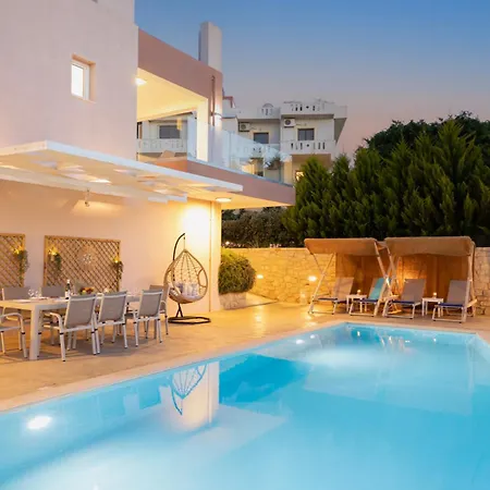 Allas Heated Pool Hanya