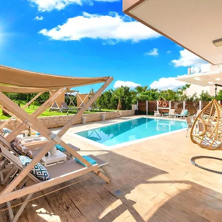 Allas Heated Pool * La Canea